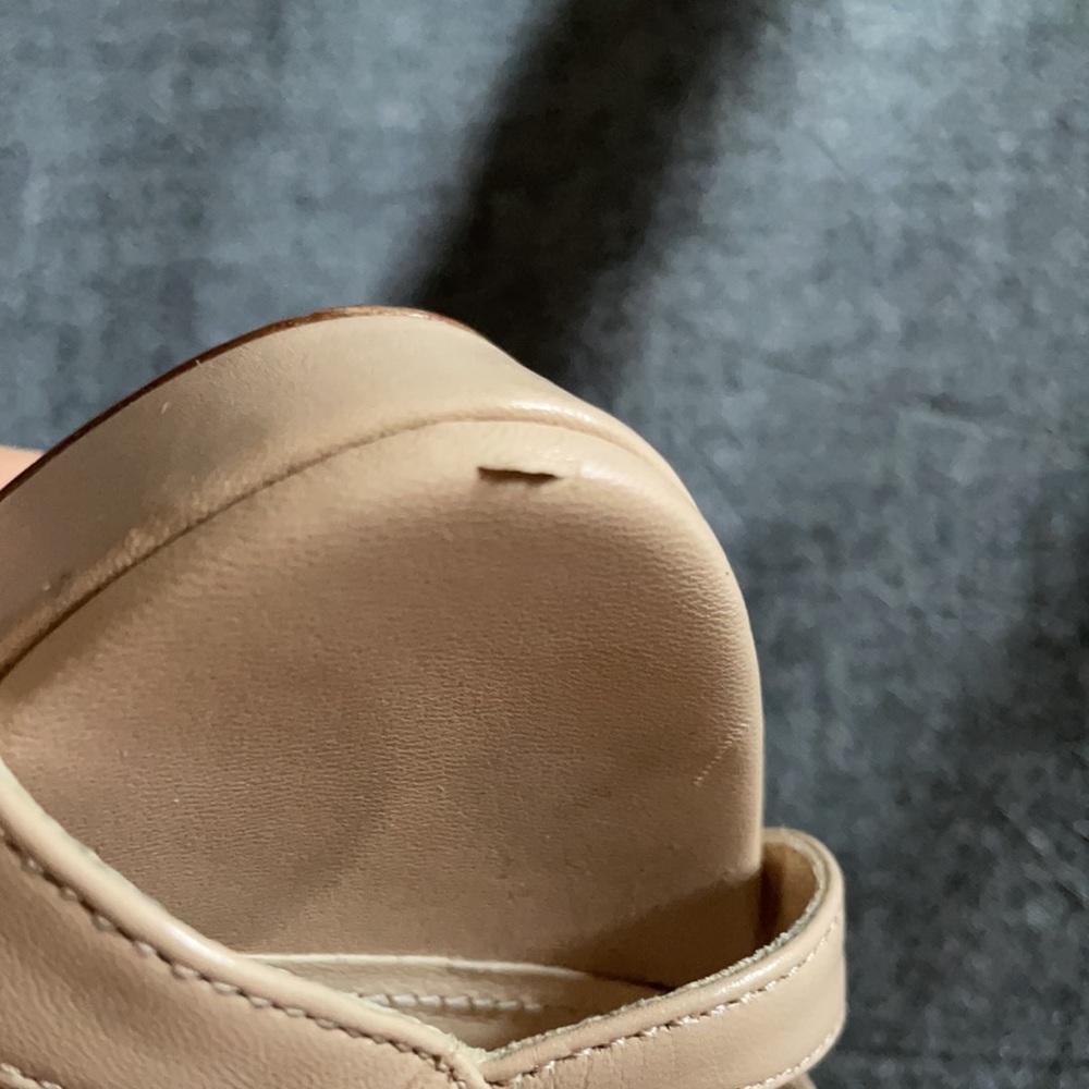 PRADA size 39. Leather. Made in Italy. Pictures tell it all - Picture 11 of 13